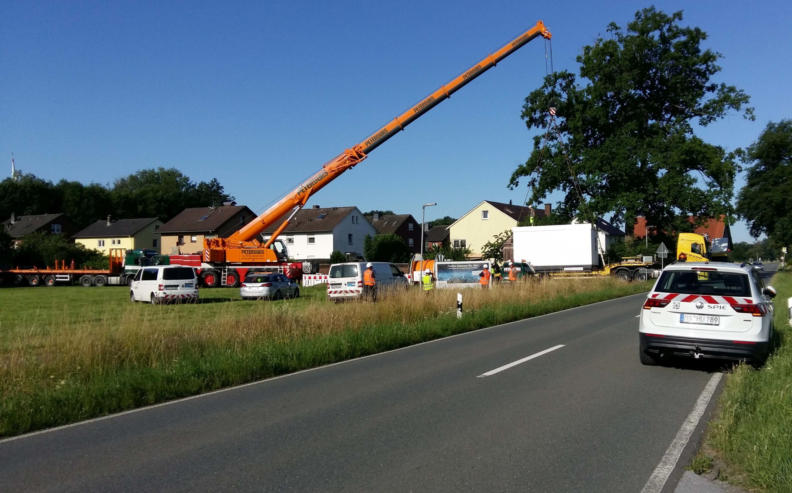 30 Tonnen schwere garagengroße POP-Station